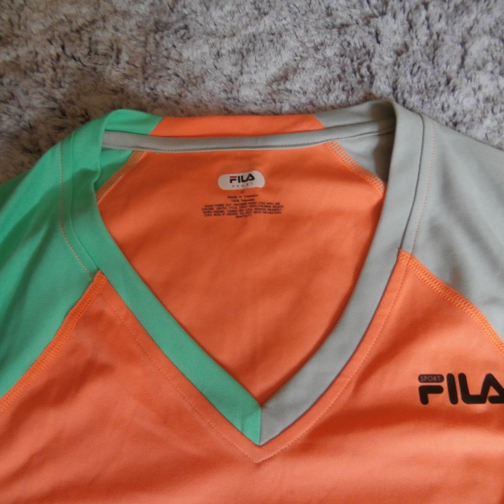 women's workout shirt - Picture 4 of 9